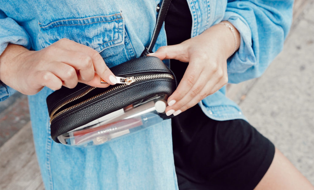 using a dummy wallet for travel safety