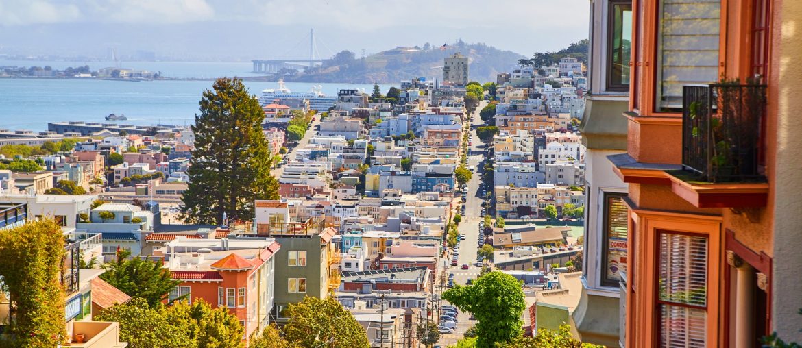 San Francisco, California: A captivating view of the iconic city.